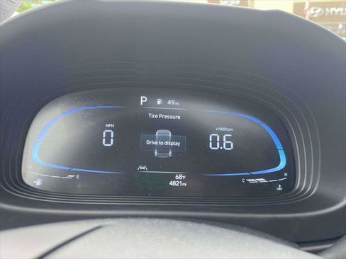 Certified 2024 Hyundai Venue SEL FWD image 22