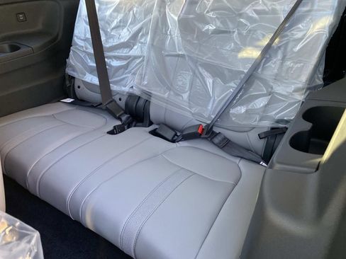 New 2025 Honda Pilot Touring image 9