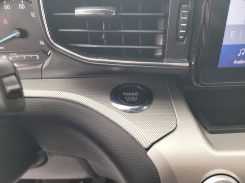 Used 2022 Ford Explorer XLT w/ Equipment Group 202A RWD image 19
