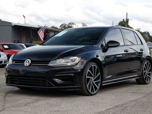 Used 2018 Volkswagen Golf R 4-Door image 3