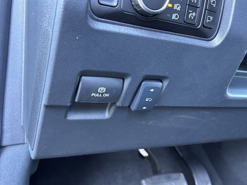 Used 2025 Ford F250 Lariat w/ Black Appearance Package image 24