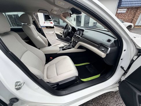 Used 2018 Honda Accord LX image 45