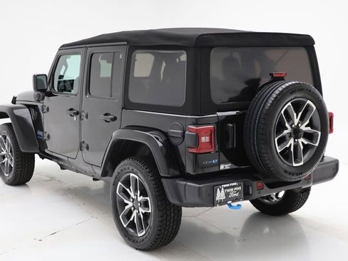 Used 2024 Jeep Wrangler Unlimited w/ Convenience Group image 7