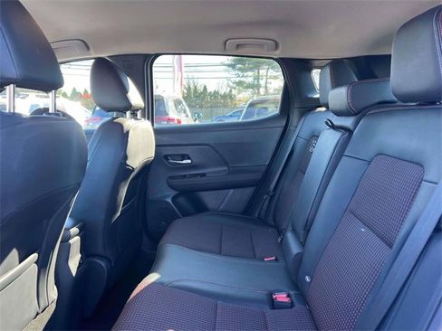 Used 2025 Nissan Kicks SR image 10