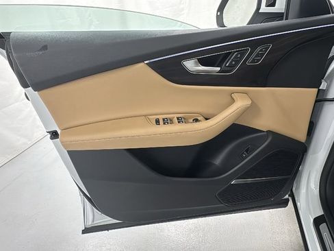 Used 2023 Audi Q8 Prestige image 19