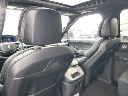 New 2026 Lincoln Navigator Reserve w/ Jet Appearance Package image 28