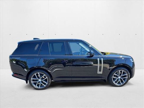 New 2025 Land Rover Range Rover SE image 4
