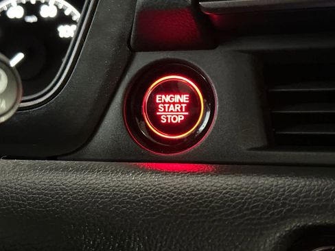 Used 2024 Honda Pilot TrailSport image 25