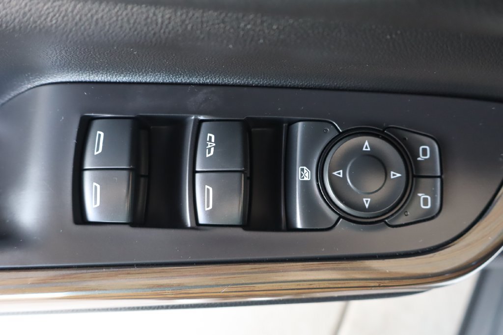 Used 2021 GMC Acadia SLE FWD image 17