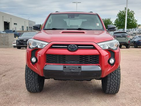 Used 2020 Toyota 4Runner Venture w/ Moonroof Package AWD/4WD image 2