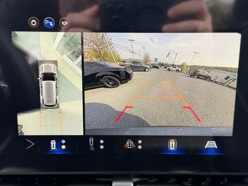 New 2026 Chevrolet Equinox LT w/ Convenience Package II AWD/4WD image 5