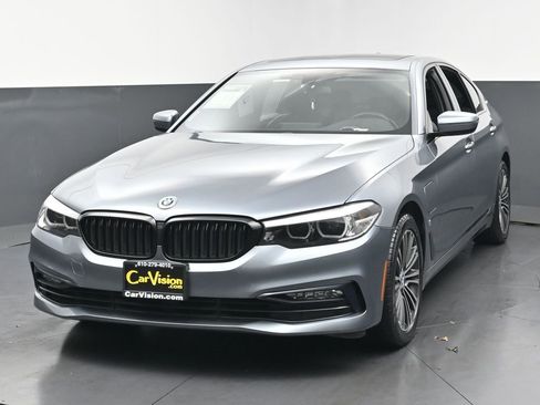 Used 2018 BMW 530e image 45