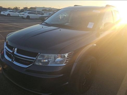 Used 2018 Dodge Journey SE image 5