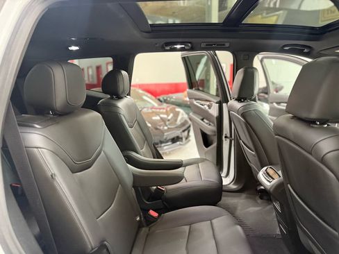 Used 2025 Cadillac XT6 Sport w/ LPO, Floor Liner Package AWD/4WD image 15