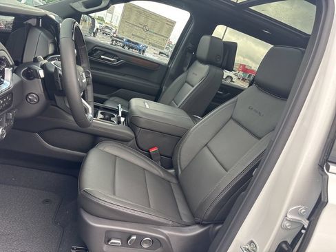 New 2026 GMC Yukon Denali w/ Denali Reserve Package AWD/4WD image 30