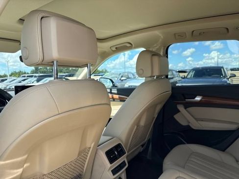 Used 2021 Audi Q5 2.0T Premium w/ Convenience Package AWD/4WD image 12