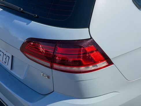 Used 2018 Volkswagen Golf SEL image 6