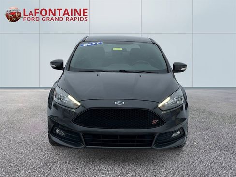 Used 2017 Ford Focus ST image 2