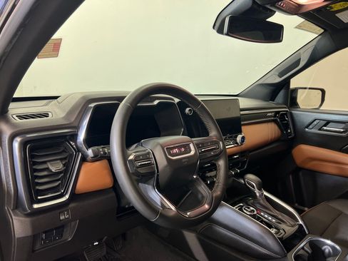 Used 2023 GMC Canyon AT4 w/ Technology Package image 4