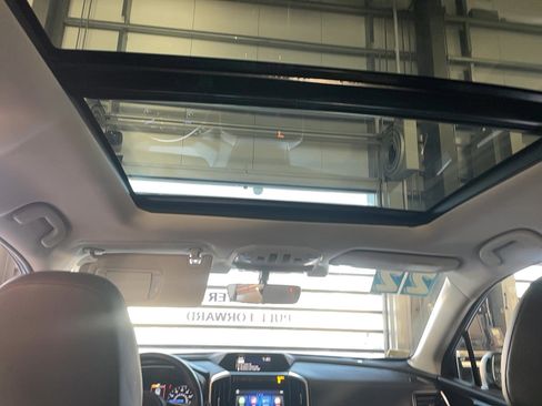 Used 2022 Subaru Ascent Limited w/ Technology Package image 7