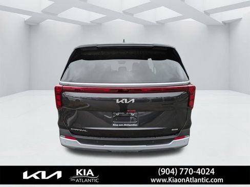New 2026 Kia Carnival LXS FWD image 5