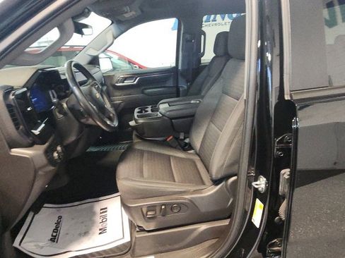 Used 2023 Chevrolet Silverado 1500 LT image 9