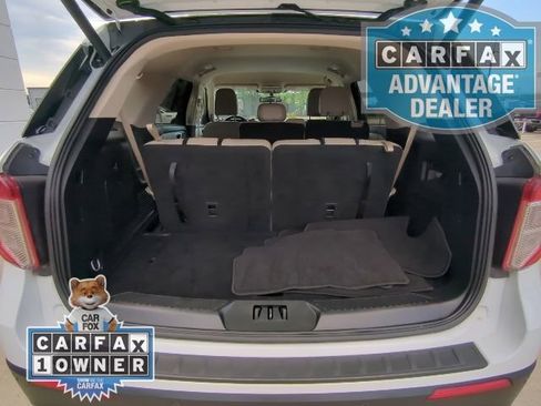 Used 2024 Ford Explorer XLT w/ Equipment Group 202A image 18