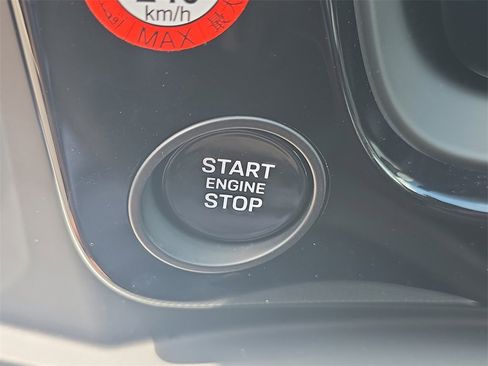 Used 2025 Porsche Cayenne image 39