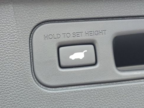 New 2025 Honda Pilot Touring image 27