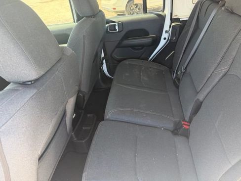 Used 2024 Jeep Wrangler Unlimited Sahara AWD/4WD image 6