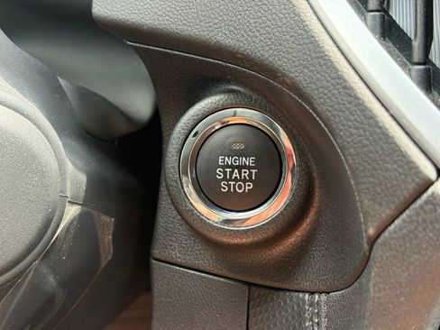 Used 2023 Subaru Forester Premium AWD/4WD image 18