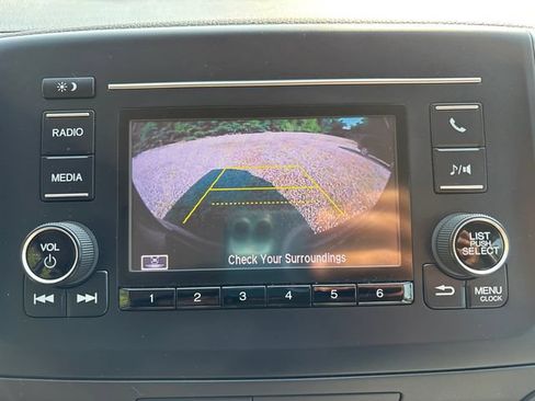 Used 2021 Honda Pilot LX image 31