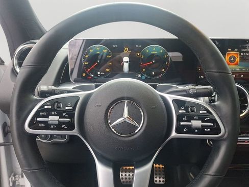 Used 2020 Mercedes-Benz GLB 250 4MATIC image 21