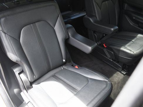 Used 2019 Ford Expedition Limited w/ Equipment Group 302A AWD/4WD image 29