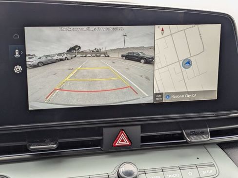 Used 2025 Hyundai Elantra Limited FWD image 11