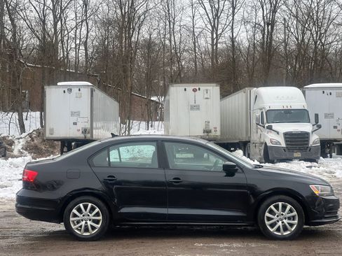 Used 2015 Volkswagen Jetta Sport image 7
