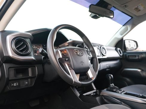 Used 2019 Toyota Tacoma SR5 image 14