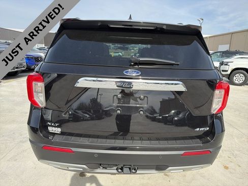 Used 2023 Ford Explorer XLT w/ Equipment Group 202A image 6