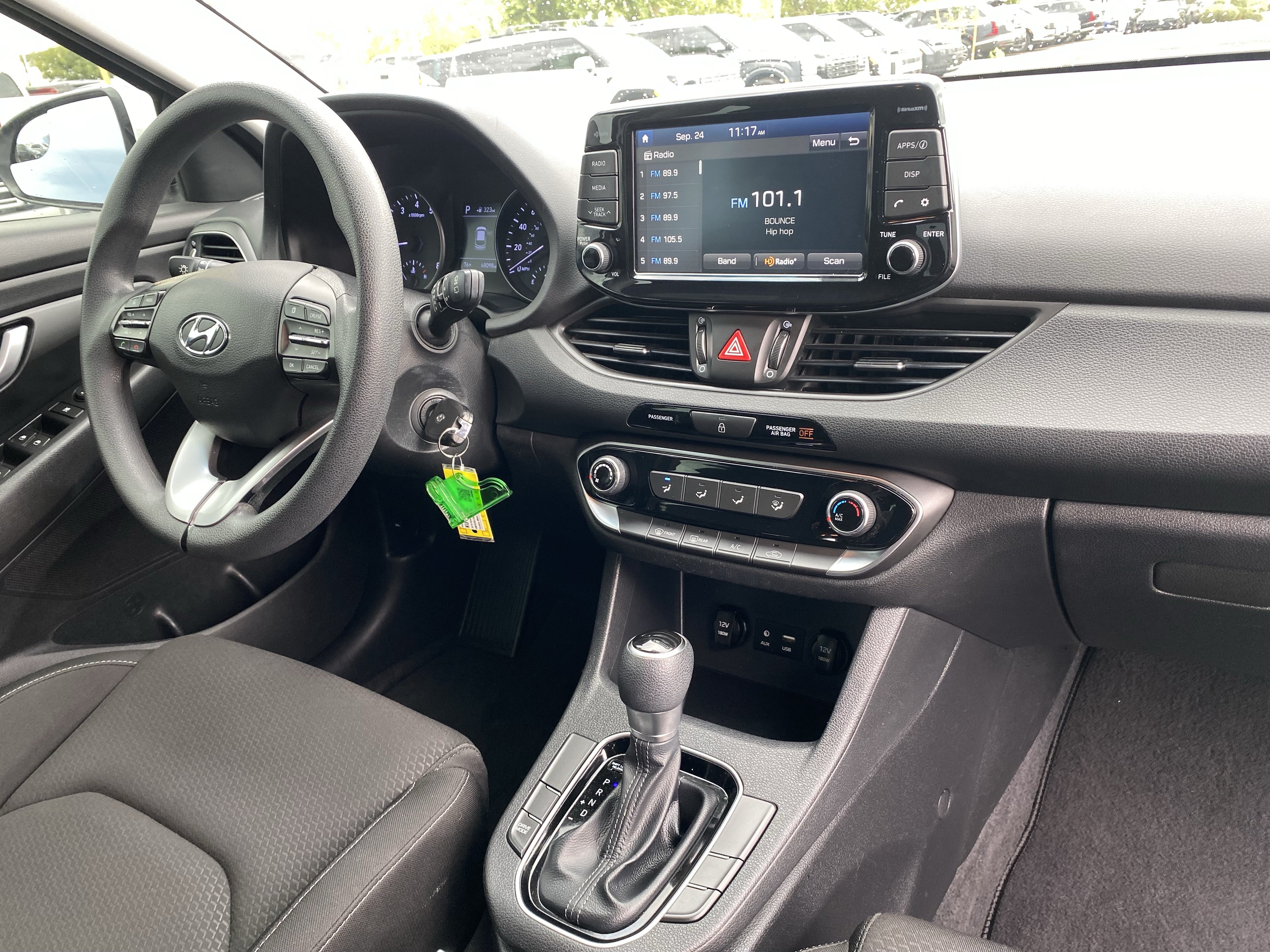 Used 2019 Hyundai Elantra GT FWD image 12