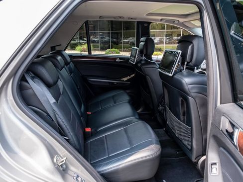 Used 2009 Mercedes-Benz ML 63 AMG 4MATIC image 31