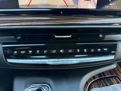 Used 2023 Cadillac Escalade ESV Premium Luxury AWD/4WD image 25
