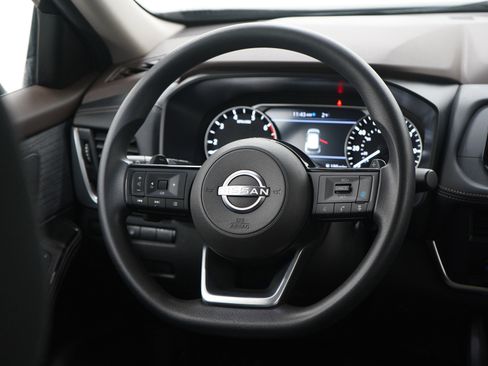 Used 2023 Nissan Rogue SV image 15