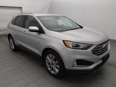 Used 2019 Ford Edge Titanium image 11