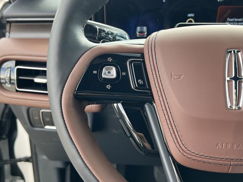 New 2025 Lincoln Aviator Reserve w/ Luxury Package image 15