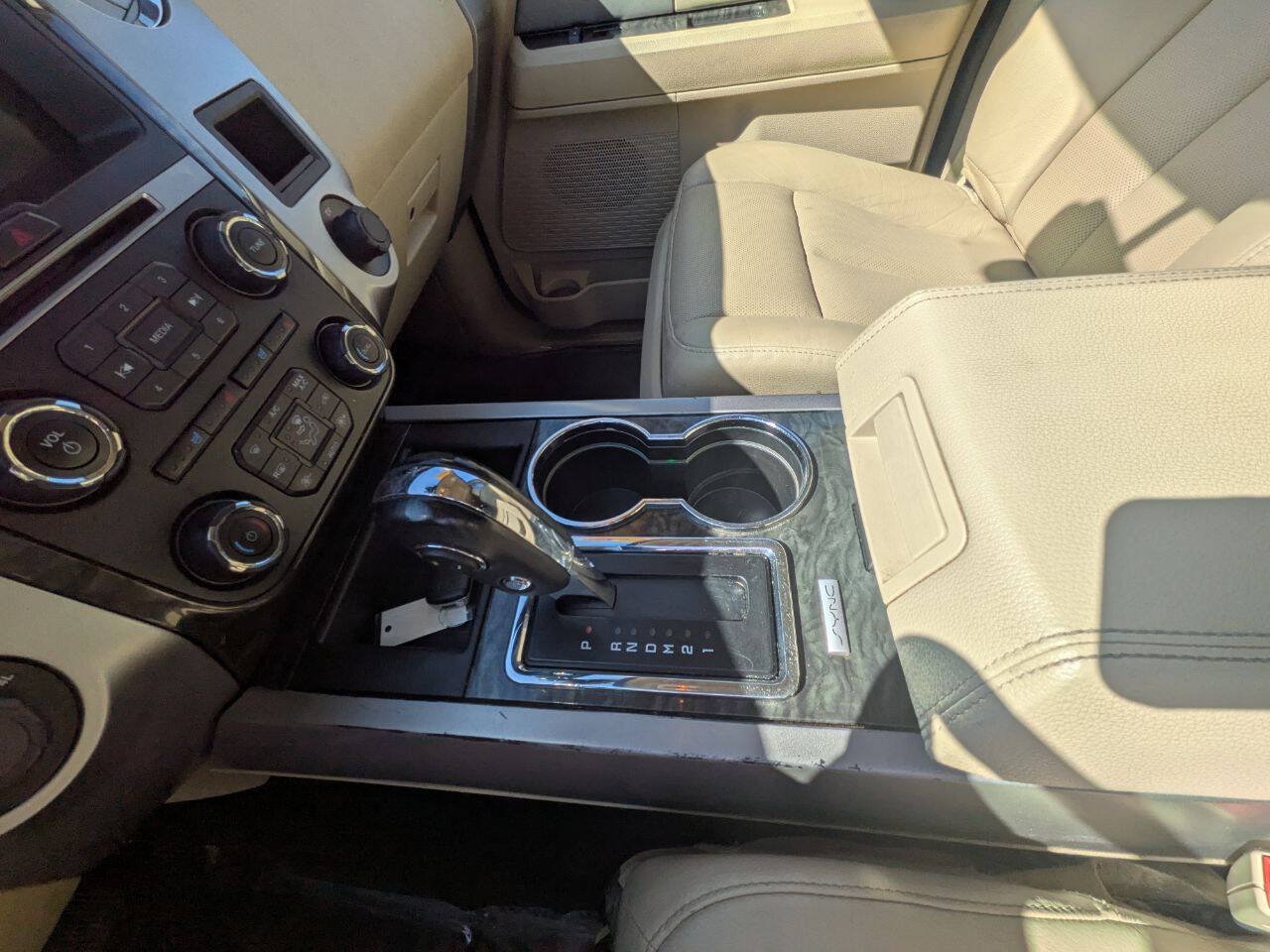 Used 2017 Ford Expedition Limited w/ Equipment Group 301A AWD/4WD image 15