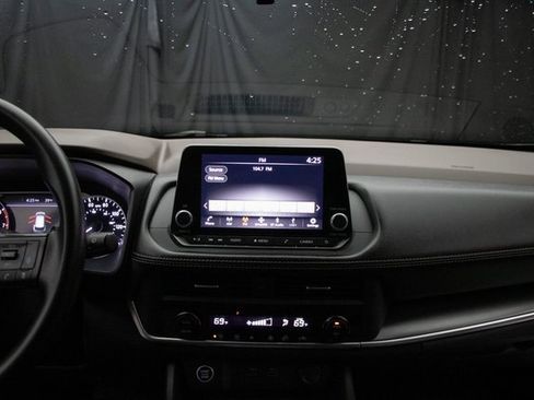 Used 2023 Nissan Rogue SV image 24