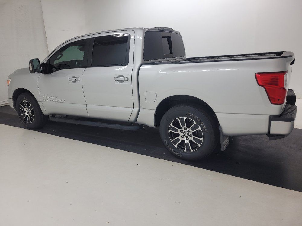 Used 2020 Nissan Titan SV w/ SV Convenience Package RWD image 3