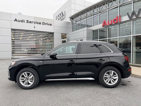 Certified 2023 Audi Q5 2.0T Premium w/ Convenience Package image 3
