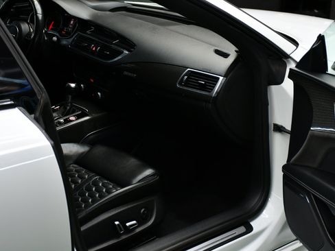 Used 2017 Audi RS 7 Performance image 44