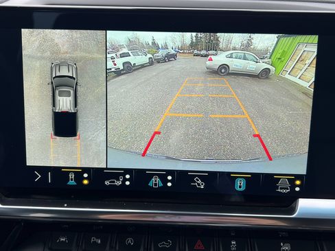 Used 2023 Chevrolet Silverado 1500 High Country w/ Max Trailering Package image 12